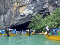 Phong Nha Grotto
